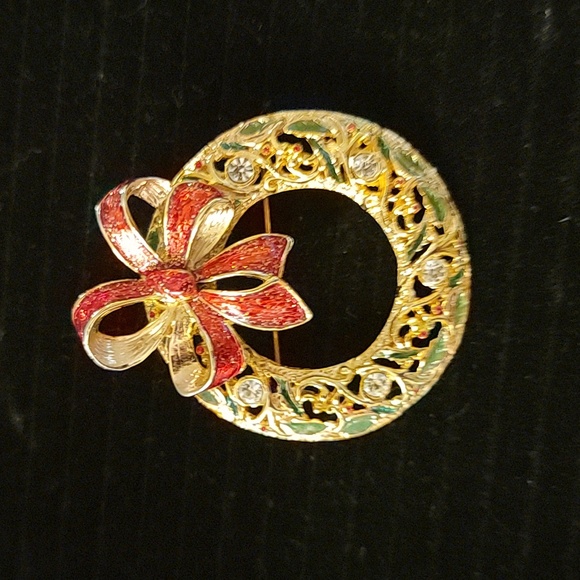 Vintage Danecraft Signed Gold Tone Christmas Wreath Brooch Pin Red Bow Holiday - Picture 2 of 16